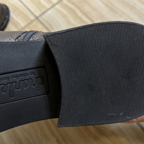 BNWOB Charles David studded Moto boots - Picture 3 of 7